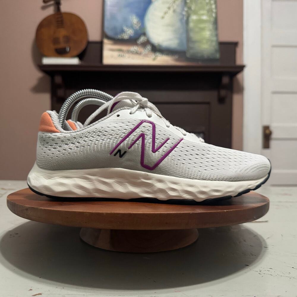 New Balance 520 V8 Womens Size 9 Grey Purple Sneaker Shoes